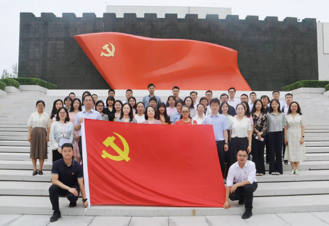2024年7月5日，中國銀行直屬機關黨委在中國共產黨歷史展覽館開展總行機 關主題閱讀活動。