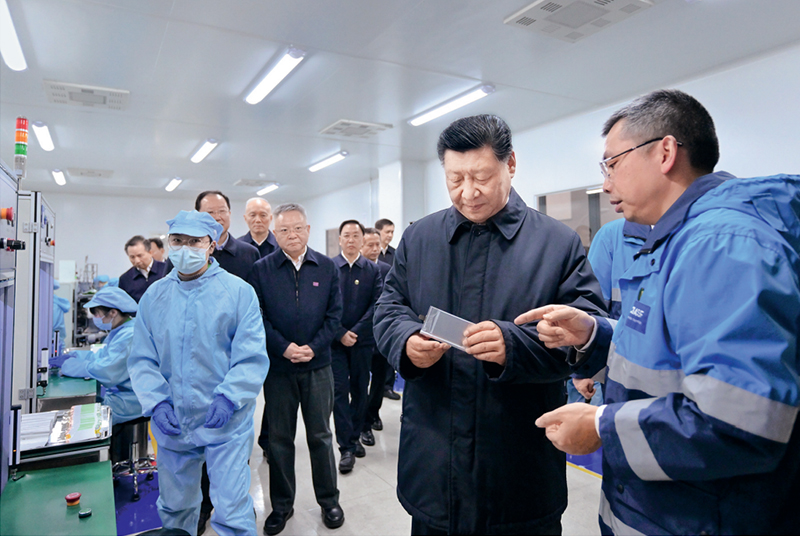 2024年3月18日至21日，中共中央總書記、國家主席、中央軍委主席習近平在湖南考察。這是18日下午，習近平在中德合資企業巴斯夫杉杉電池材料有限公司考察。 新華社記者 謝環馳/攝